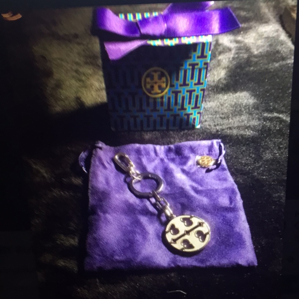 TORY BURCH - KEYCHAIN (NEW / UNUSED)
